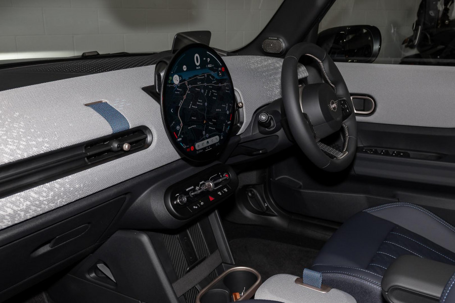 2025 MINI Cooper F65 C Favoured Hatch