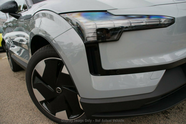2024 Volvo EX30  Twin Motor Performance Ultra SUV Image 2