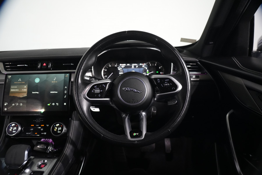 2021 Jaguar F-PACE R-Dynamic SE SUV Image 14
