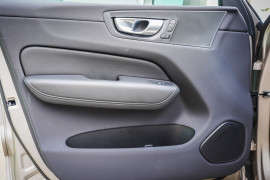 2023 MY24 Volvo XC60 UZ Ultimate B5 Bright SUV