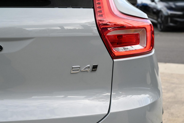 2025 Volvo XC40 XZ Ultra B4 Bright SUV image 20