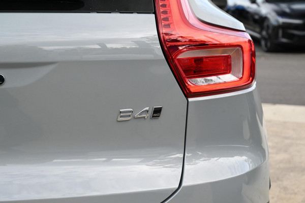 2025 Volvo XC40 XZ Ultra B4 Bright SUV Image 20