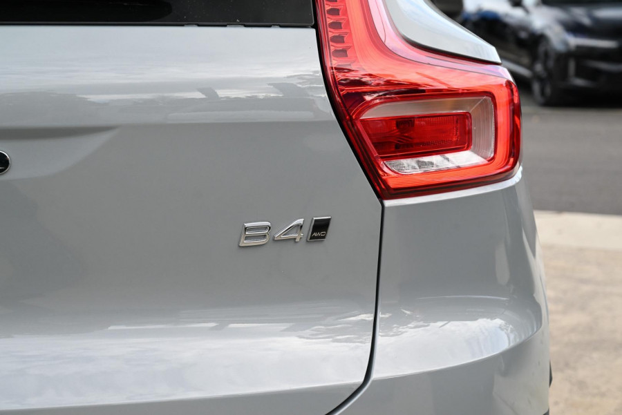 2025 Volvo XC40 XZ Ultra B4 Bright SUV Image 20