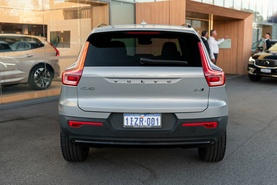 2024 MY25 Volvo XC40 XZ Ultra B4 Dark SUV Image 9
