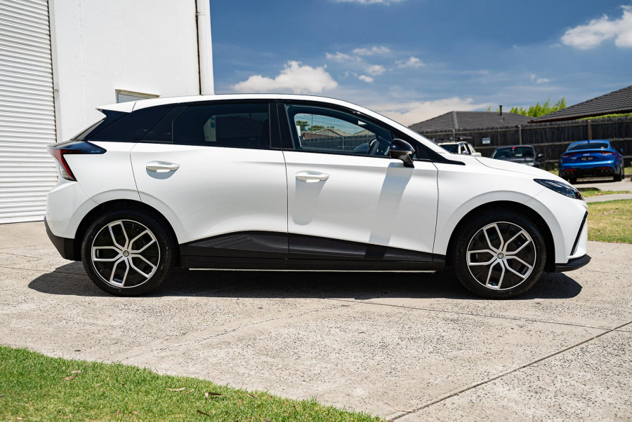 2024 MG MG4 MEH32 Essence 64 Hatch Image 8