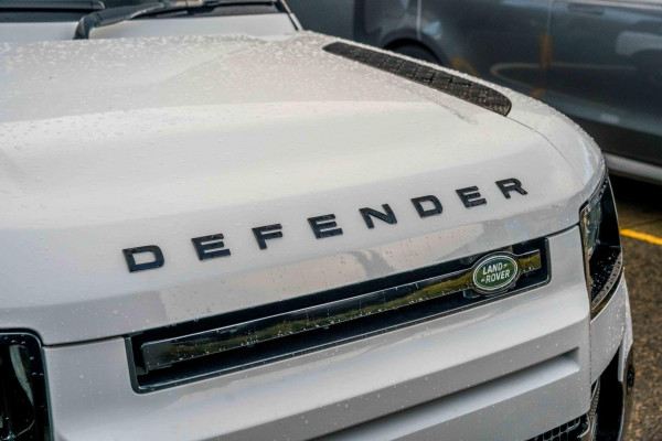 2025 MY25.5 Land Rover Defender L663 110 D350 X-Dynamic SE SUV image 11