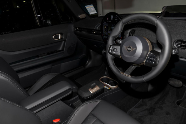 2026 MY25 MINI Cooper F65 C Favoured Hatch image 7