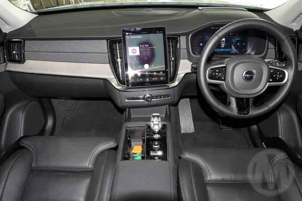 2026 Volvo XC90 L Series Ultra B5 Dark SUV Image 7