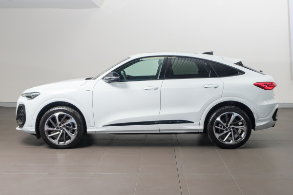 2026 Audi Q5 TFSI Sport SUV image 3