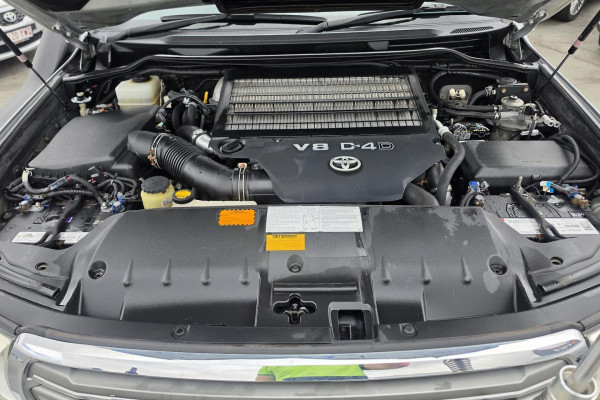 2012 MY10 Toyota LandCruiser VDJ200R Sahara SUV Image 33