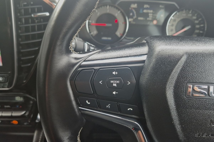 2023 Isuzu MU-X RJ LS-T SUV Image 14