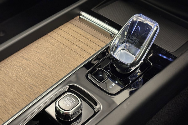 2025 MY26 Volvo XC60 UZ Ultra B5 Dark SUV Image 28