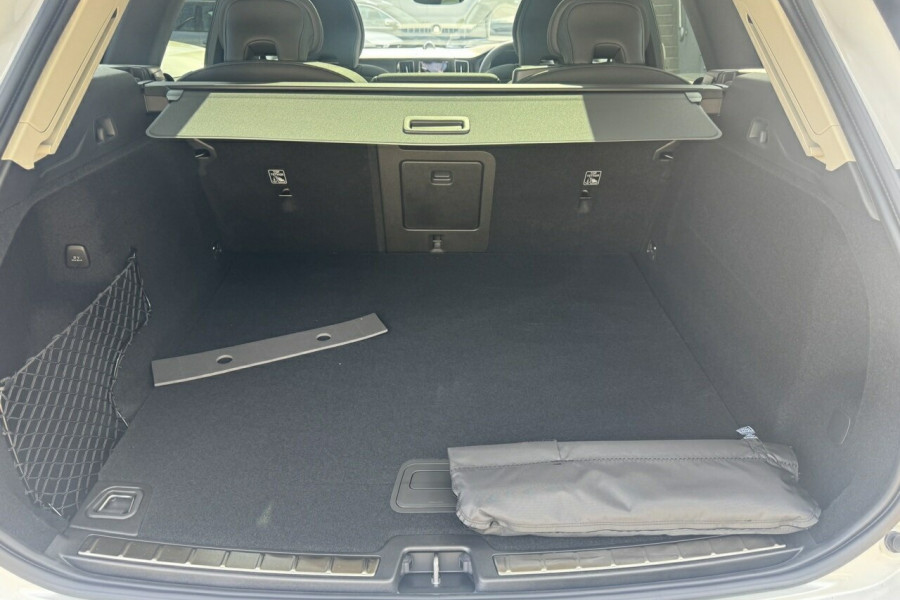 2024 MY25 Volvo XC60 UZ Ultra B5 Bright SUV Image 19