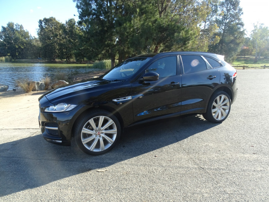 2017 Jaguar F-PACE X761 R-Sport SUV Image 3
