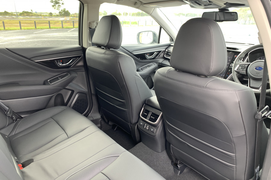 2024 Subaru Outback 6GEN AWD Touring SUV Image 11