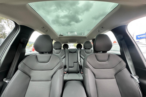 2025 Volvo EX90 No Series Plus Twin Motor SUV Image 16