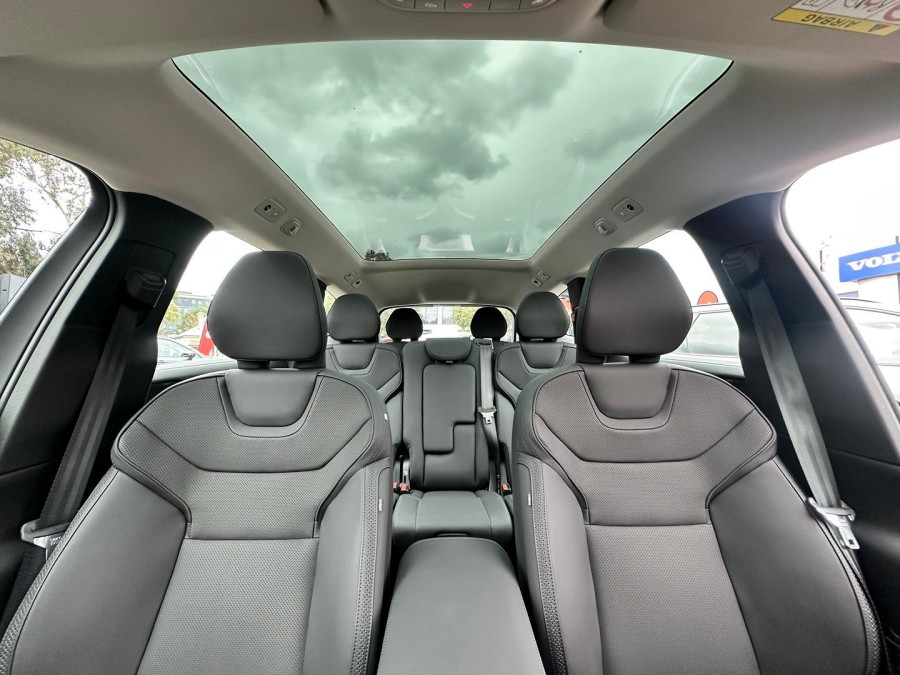 2025 Volvo EX90 No Series Plus Twin Motor SUV Image 16