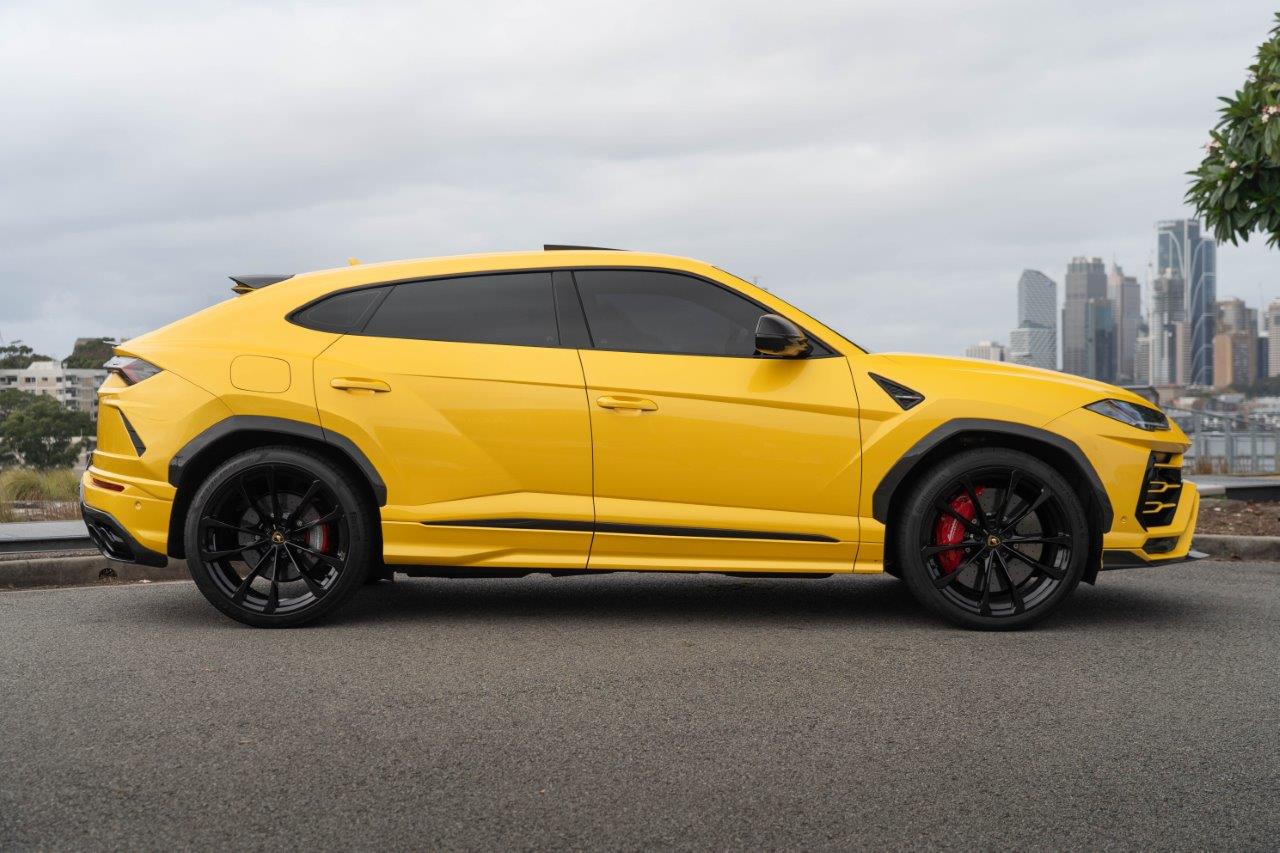 2022 Lamborghini Urus SUV Image 3