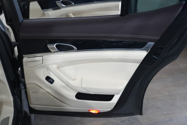 2015 Porsche Panamera Coupe Image 27