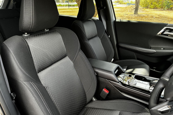 2025 Mitsubishi Outlander ZM LS SUV Image 11