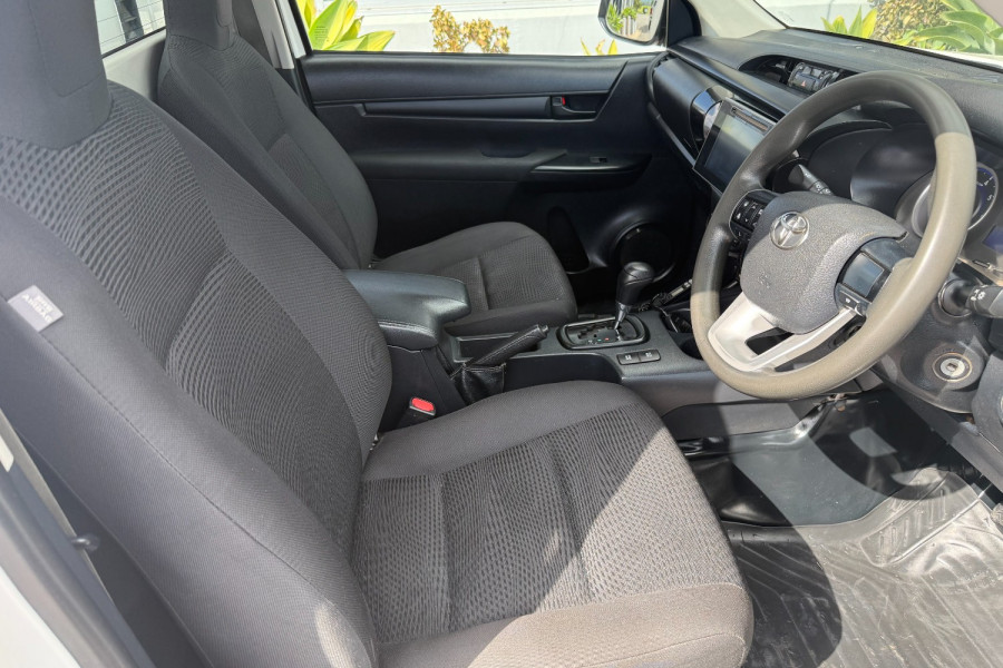 2017 Toyota HiLux GUN126R SR Cab Chassis Image 12