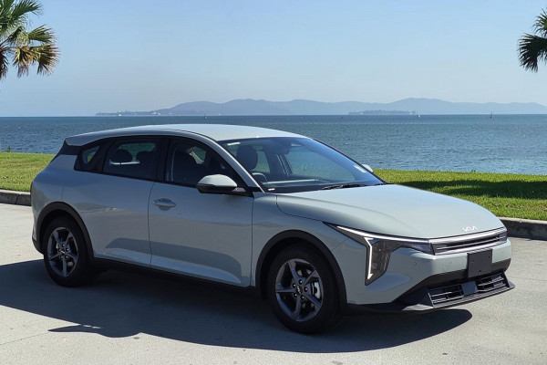 2025 MY26 Kia K4 CL4m S Hatch Image 1