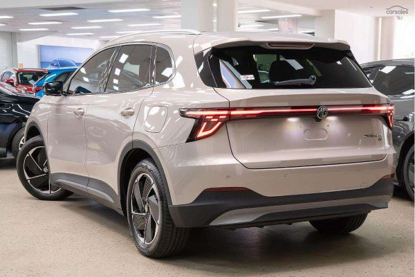 2025 MG MGS5 EV ZS3EM Essence 49 SUV Image 4