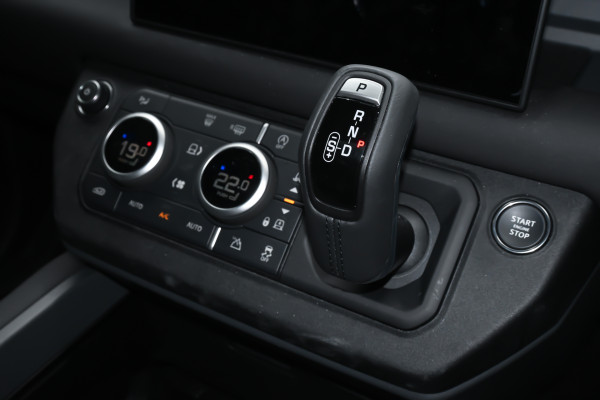 2025 MY25.5 Land Rover Defender L663 110 D350 X-Dynamic SE SUV image 15