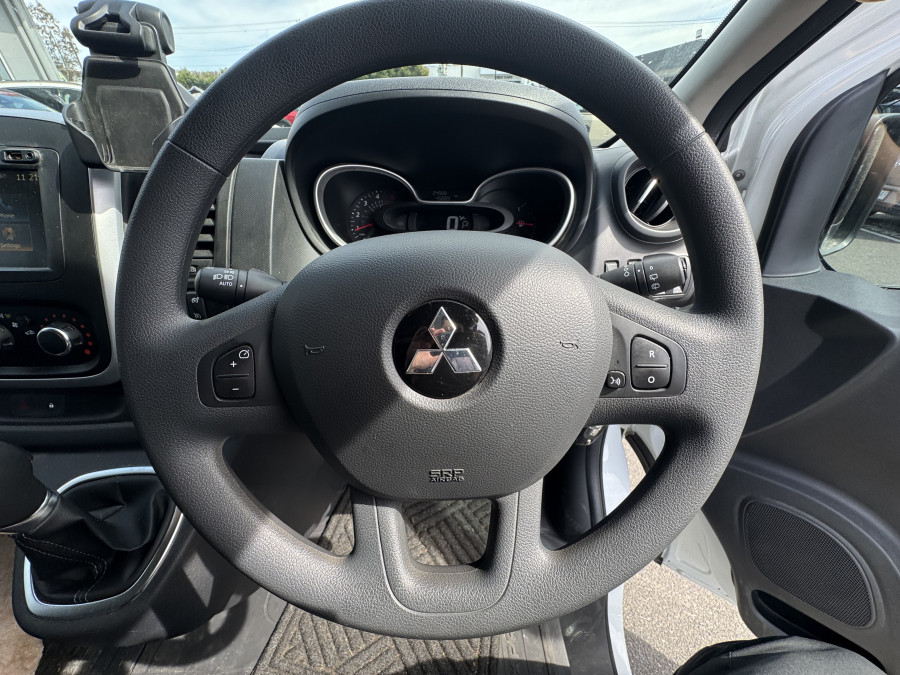 2022 Mitsubishi Express SN GLX+ Van Image 17