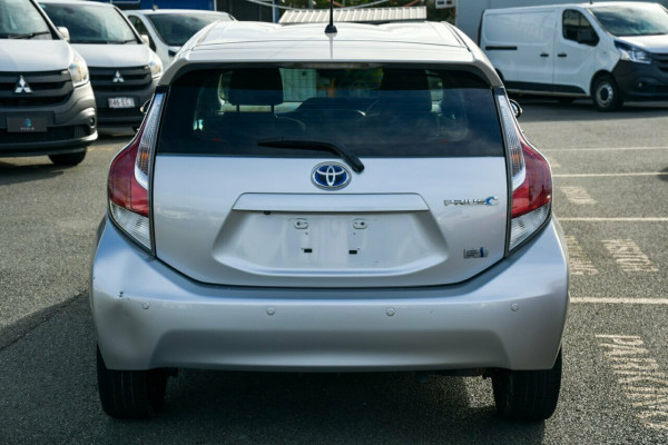 2017 Toyota Prius c NHP10R E-CVT Hatch Image 3