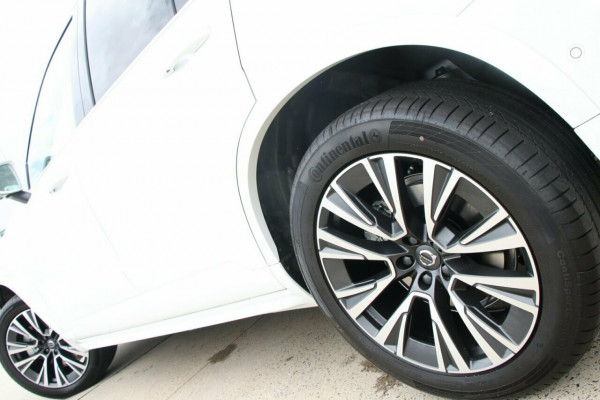 2020 MYon Volvo XC90 L Series T6 Momentum Suv