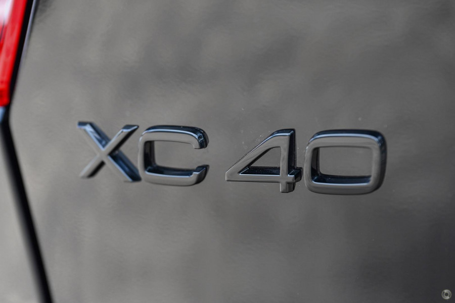 2024 MY25 Volvo XC40 XZ Black Edition SUV Image 9