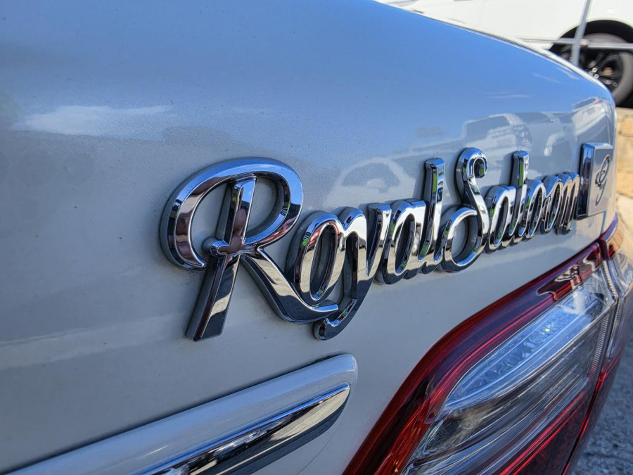 2012 Toyota Crown GRS202 Royal Saloon G Sedan Image 17