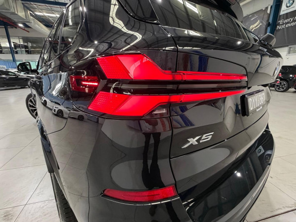 2025 BMW X5 G05 LCI xDrive30d M Sport SUV image 5
