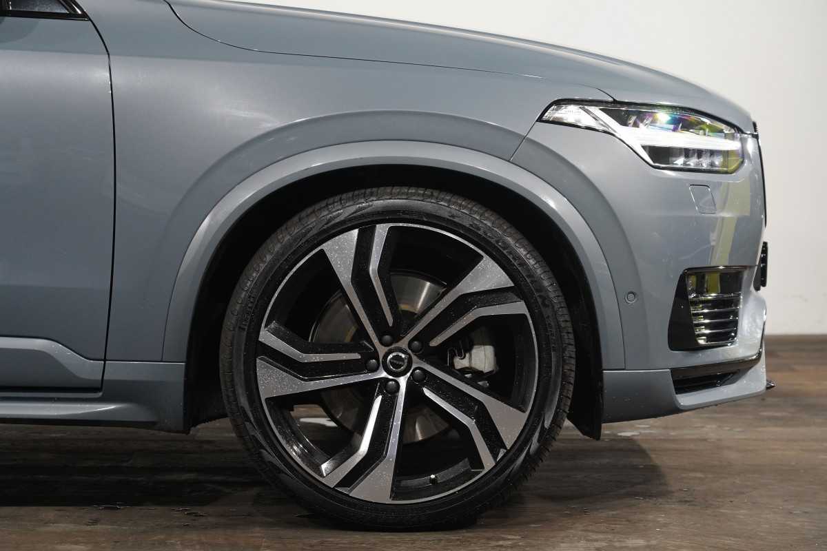 2022 Volvo XC90 Recharge Ultimate T8 Phev SUV Image 5