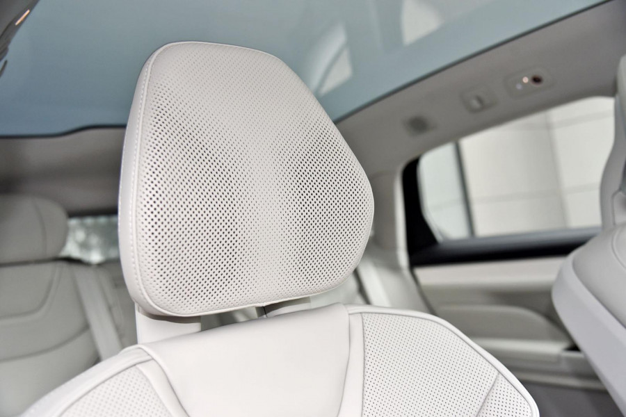 2025 MY26 Volvo ES90  Ultra Single Motor Sedan Image 17
