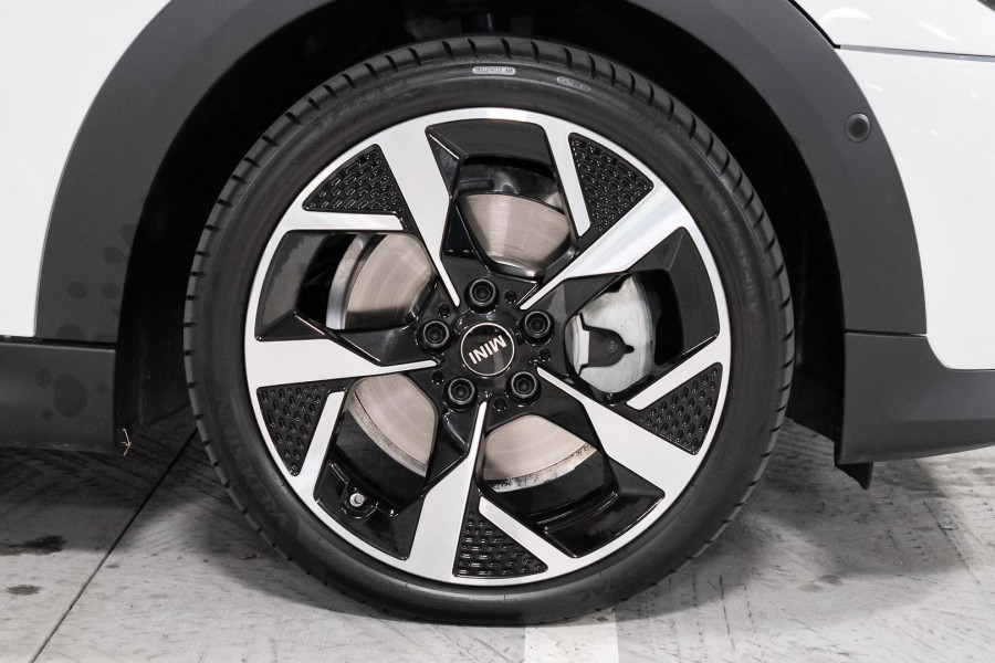 2025 MINI Cooper F65 C Favoured Hatch