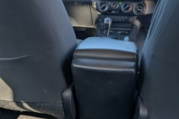 2021 Toyota HiLux GUN125R WorkMate Double Cab Chassis Image 12