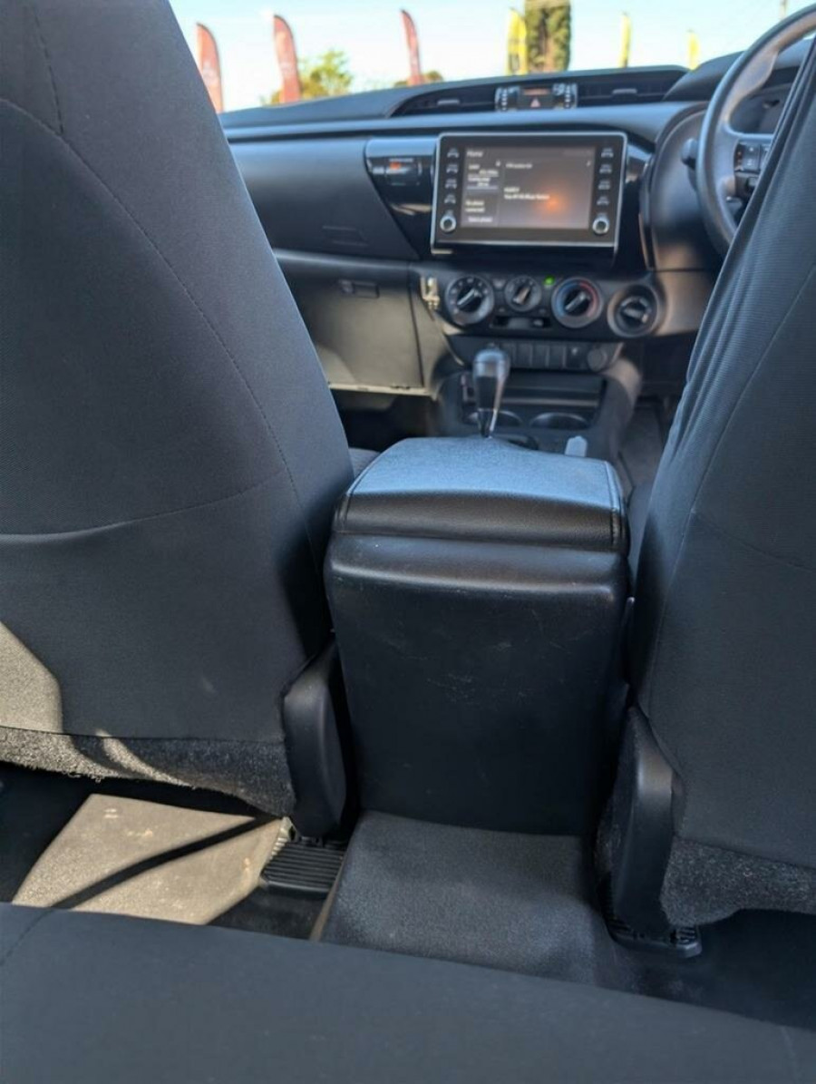 2021 Toyota HiLux GUN125R WorkMate Double Cab Chassis Image 12