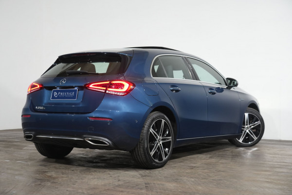 2021 Mercedes-Benz A-Class A250e Hatch image 7