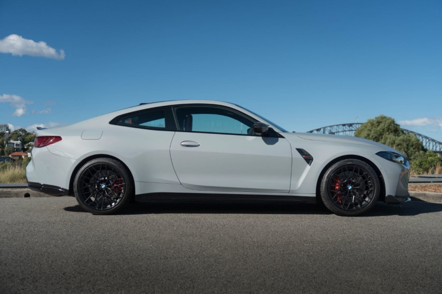 2024 BMW M4 CS Coupe Image 3