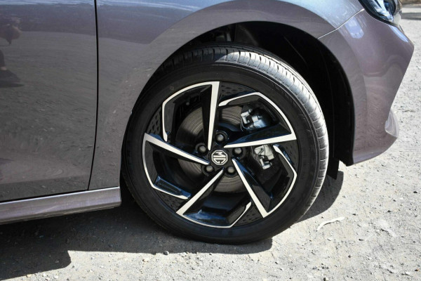 2024 MG MG5 AP32 Essence Sedan