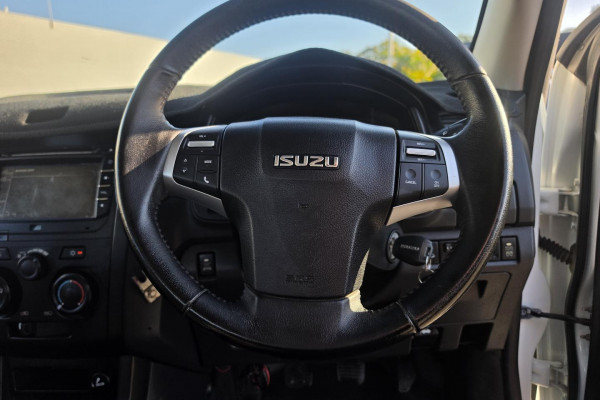 2017 Isuzu D-MAX  SX Cab Chassis Image 16
