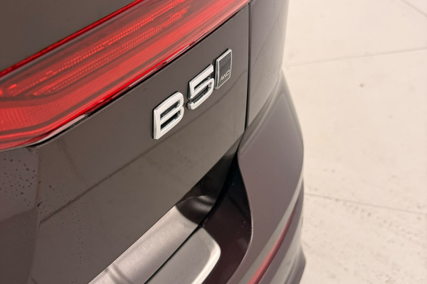 2025 MY26 Volvo XC60 UZ Ultra B5 Dark SUV Image 9