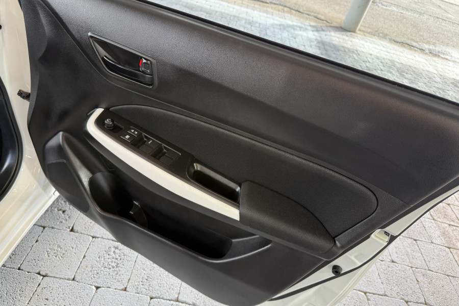 2021 Suzuki Swift AZ Series II GL Navigator Hatch Image 17