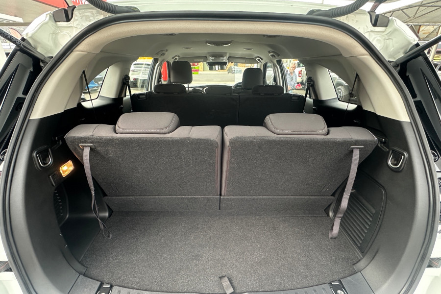 2023 MY24 Isuzu MU-X RJ LS-M SUV Image 12
