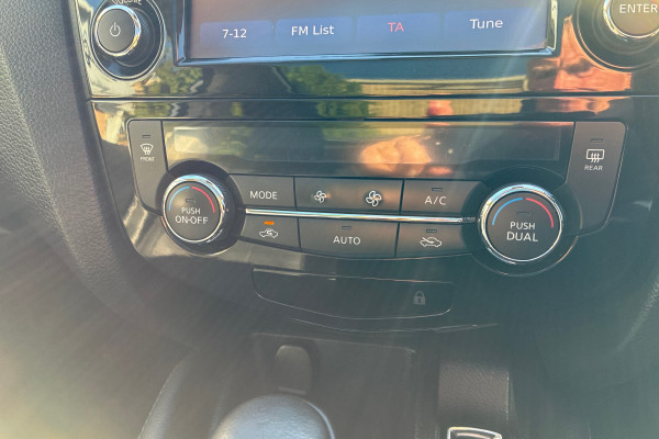 2017 Nissan QASHQAI J11 Ti SUV Image 22