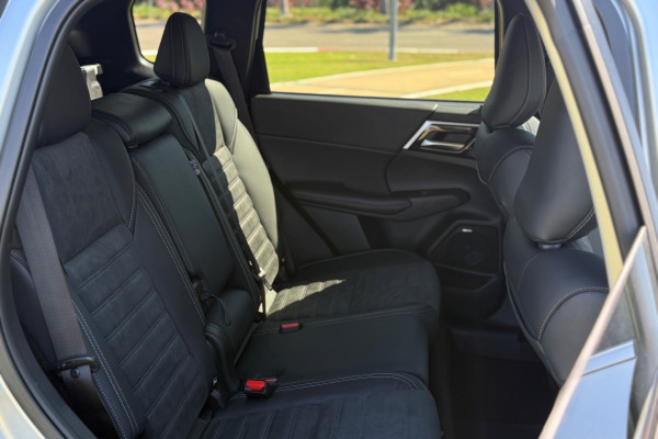 2025 Mitsubishi Outlander ZM Aspire SUV Image 14