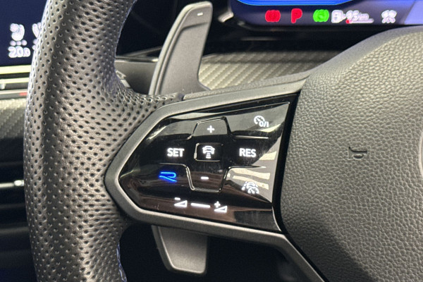 2022 MY22.5 Volkswagen Golf 8 R Hatch