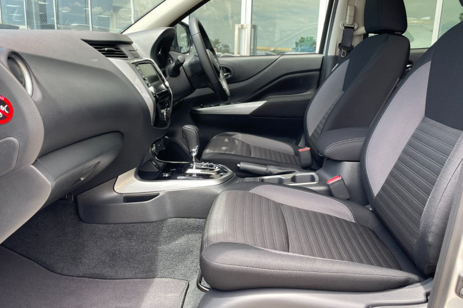 2024 Nissan Navara D23 ST-X Ute Image 11